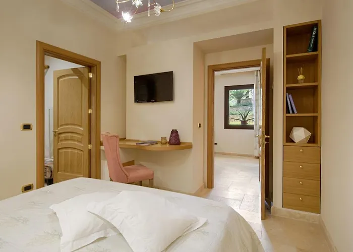 Ego Salento Πανσιόν 4*