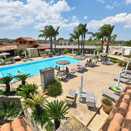 Ego Salento Πανσιόν 4*
