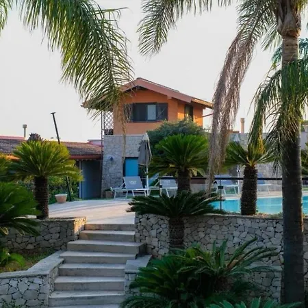 Ego Salento Πανσιόν 4*
